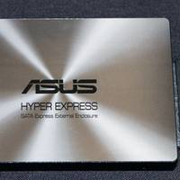 Asus Hyper Xpress: SATA-Express-SSD für die neuen Z97-Mainboards